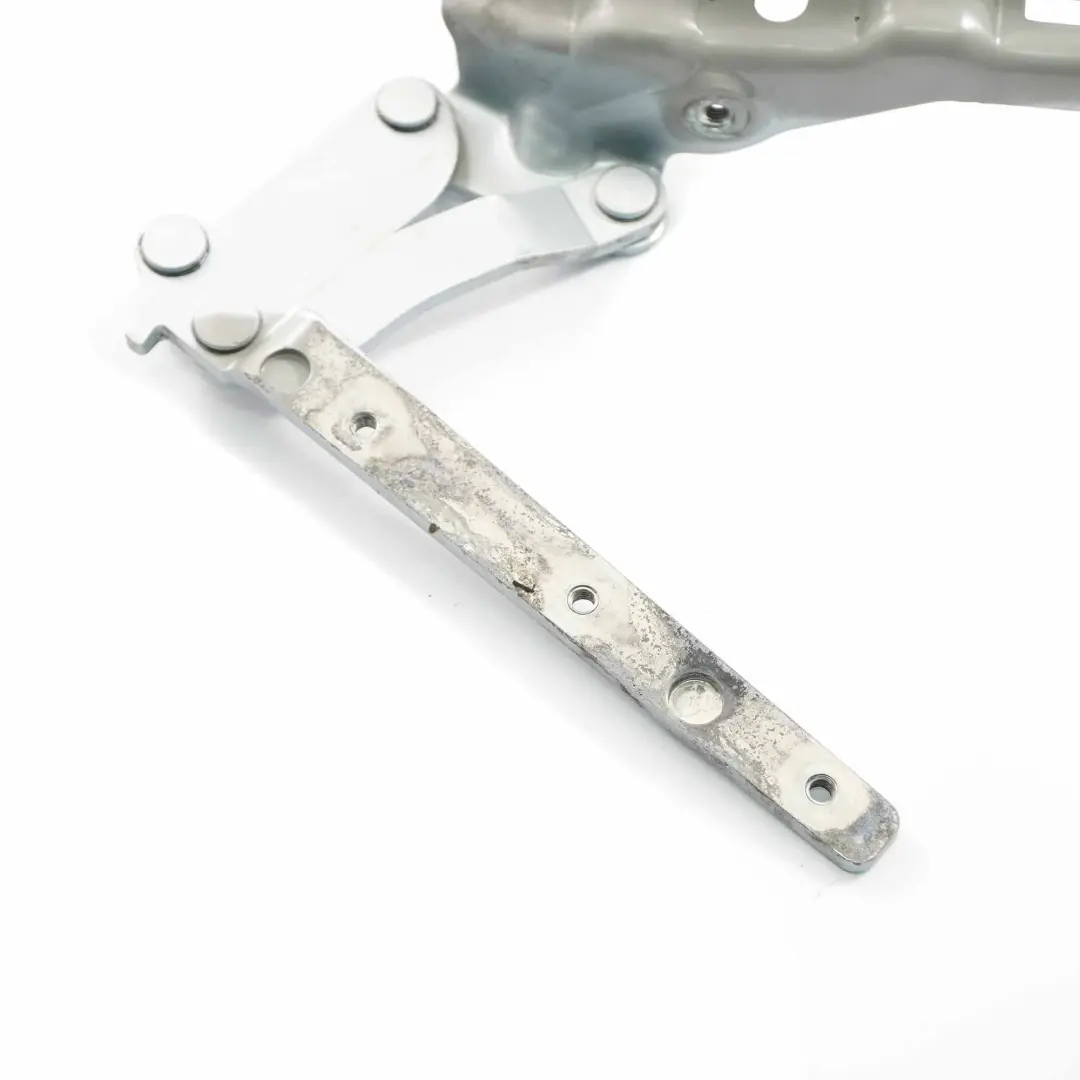 Cerniera cofano anteriore sinistra Palladium Silver per Mercedes W203 con numero di parte A2038800328 Mercedes W203 Cerniera cofano anteriore sinistra Palladium Silver - SKU A2038800328-PAL - Numero di parte A2038800328