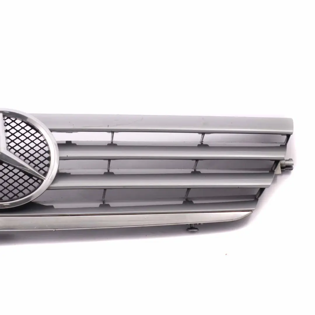 Capot Radiateur Grille Poutre Atlas Gris pour Mercedes CLC CL203 Avant à propos du numéro de pièce A2038800383 Mercedes CLC CL203 Avant Capot Radiateur Grille Poutre Atlas Gris - SKU A2038800383 - Numéro de pièce A2038800383
