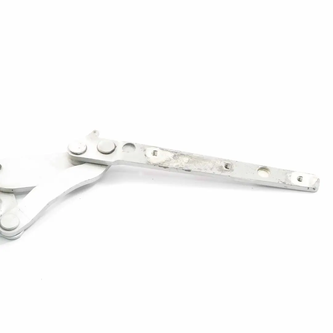 Charnière de capot avant droite Iridium Silver 775 pour Mercedes W203 à propos du numéro de pièce A2038800428 Mercedes W203 Charnière de capot avant droite Iridium Silver 775 - SKU A2038800428-IRS - Numéro de pièce A2038800428