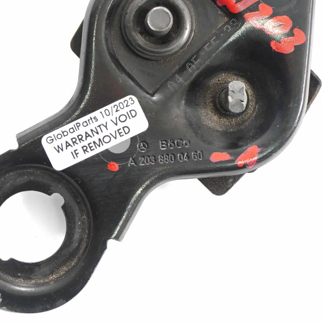 Rygiel Zamek Maski do Mercedes W203 W209 o numerze A2038800460 Mercedes W203 W209 Rygiel Zamek Maski - SKU A2038800460-1 - Numer Części A2038800460