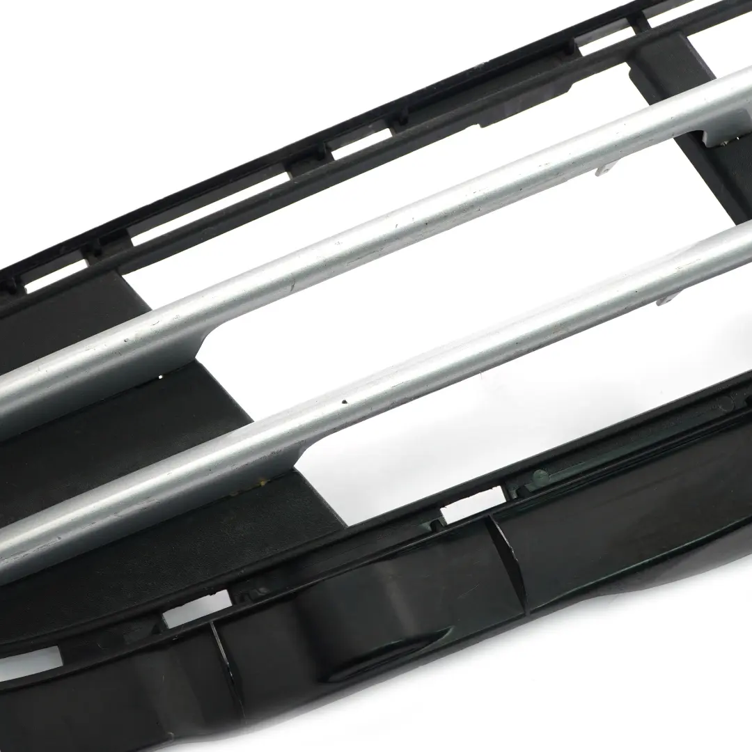Mercedes W203 Cache de la garniture inférieure grille centrale pare-chocs avant - SKU A2038801005 - Numéro de pièce A2038801005