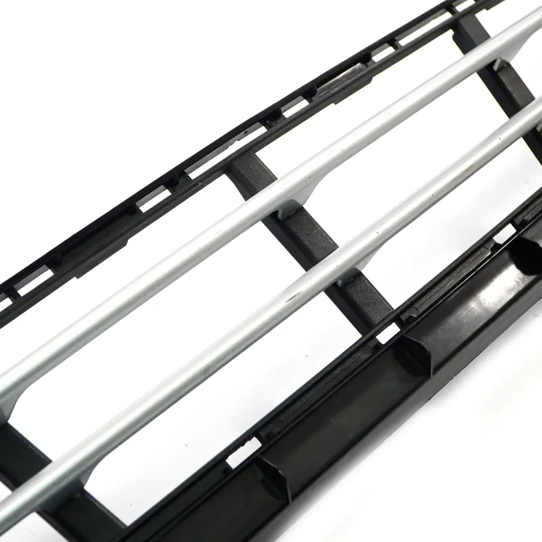 Mercedes W203 Cache de la garniture inférieure grille centrale pare-chocs avant - SKU A2038801005 - Numéro de pièce A2038801005