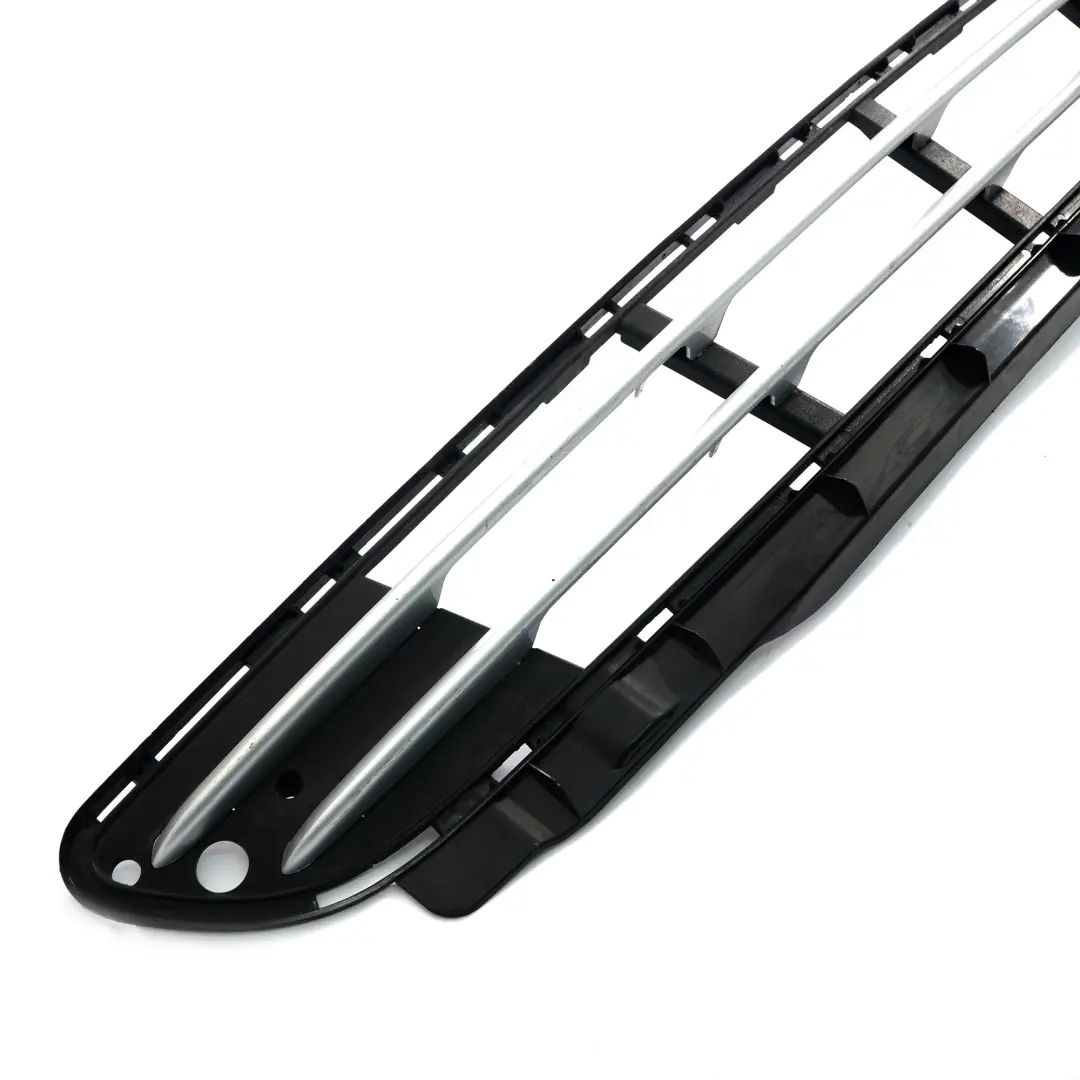 Cache de la garniture inférieure grille centrale pare-chocs avant pour Mercedes W203 à propos du numéro de pièce A2038801005 Mercedes W203 Cache de la garniture inférieure grille centrale pare-chocs avant - SKU A2038801005 - Numéro de pièce A2038801005