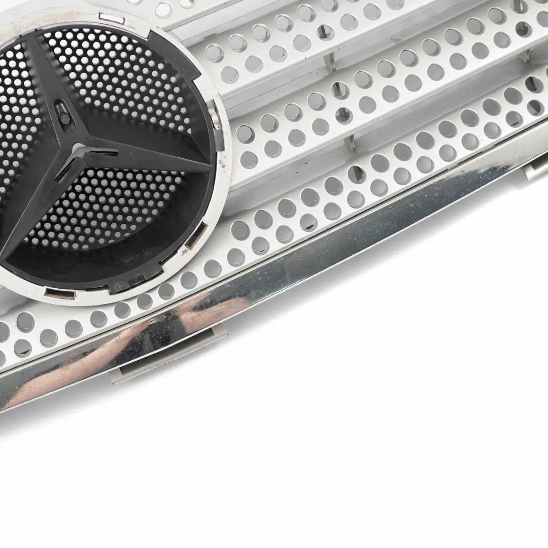 Cappuccio anteriore Radiatore Paraurti Griglia per Mercedes CLC CL203 con numero di parte A2038801283 Mercedes CLC CL203 Cappuccio anteriore Radiatore Paraurti Griglia - SKU A2038801283 - Numero di parte A2038801283