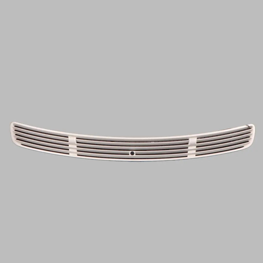 Coperchio anteriore Griglia Calcite Bianco 650 per Mercedes W203 C209 con numero di parte A2038801905 Mercedes W203 C209 Coperchio anteriore Griglia Calcite Bianco 650 - SKU A2038801905-CW - Numero di parte A2038801905