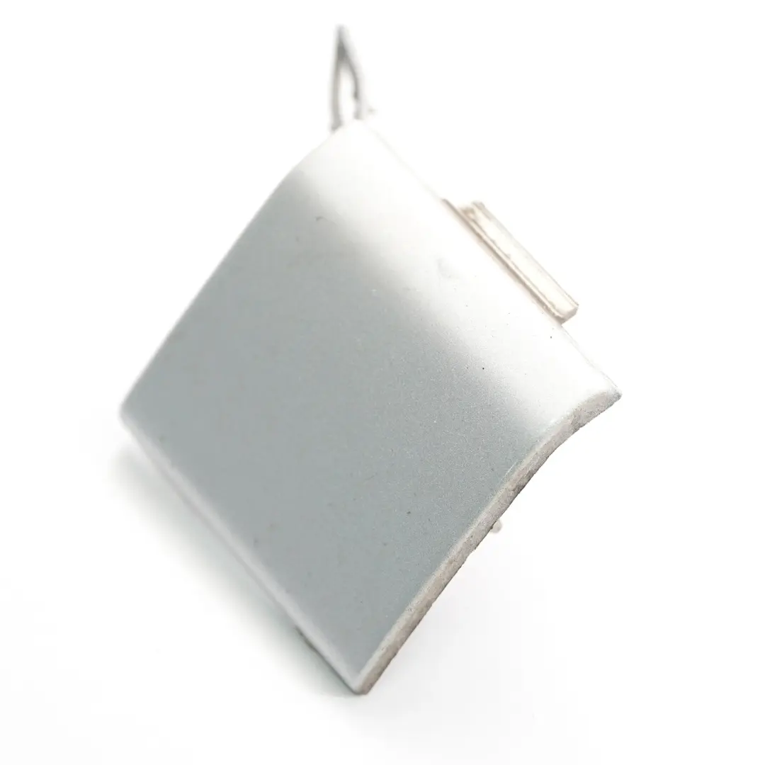 Copri paraurti anteriore Occhiello Iridium Silver per Mercedes W203 con numero di parte A2038850026 Mercedes W203 Copri paraurti anteriore Occhiello Iridium Silver - SKU A2038850026-IRS - Numero di parte A2038850026