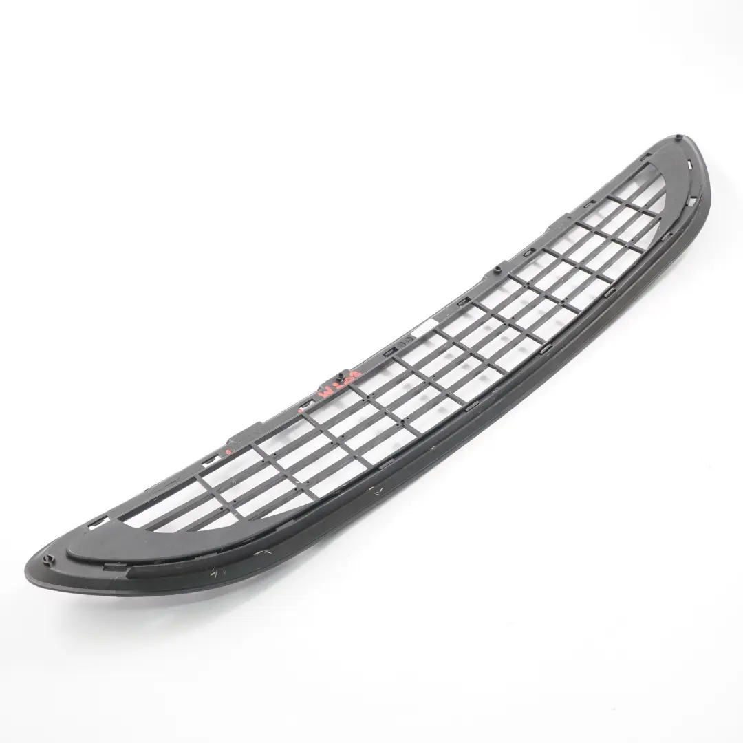 Cache de la garniture inférieure grille centrale pare-chocs avant pour Mercedes W203 à propos du numéro de pièce A2038853023 Mercedes W203 Cache de la garniture inférieure grille centrale pare-chocs avant - SKU A2038853023 - Numéro de pièce A2038853023