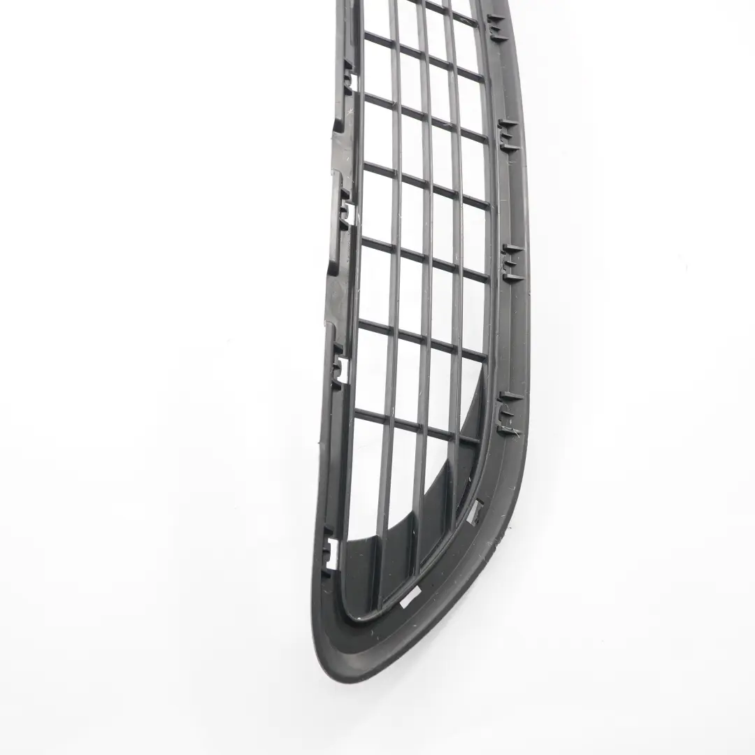 Frontstoßstange Mitte Unterer Kühlergrill Zierleiste für Mercedes W203 mit Teilenummer A2038853023 Mercedes W203 Frontstoßstange Mitte Unterer Kühlergrill Zierleiste - SKU A2038853023 - Teilenummer A2038853023