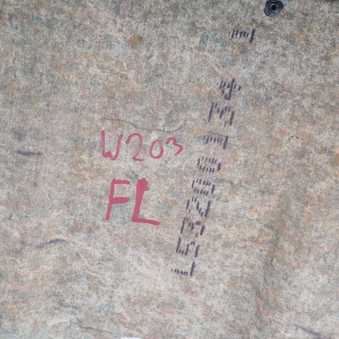 Asiento Mercedes W203 Revestimiento Respaldo Delantero Izquierdo Negro Imitación para con número de pieza A2039101239 Asiento Mercedes W203 Revestimiento Respaldo Delantero Izquierdo Negro Imitación - SKU A2039101239 - Número de pieza A2039101239