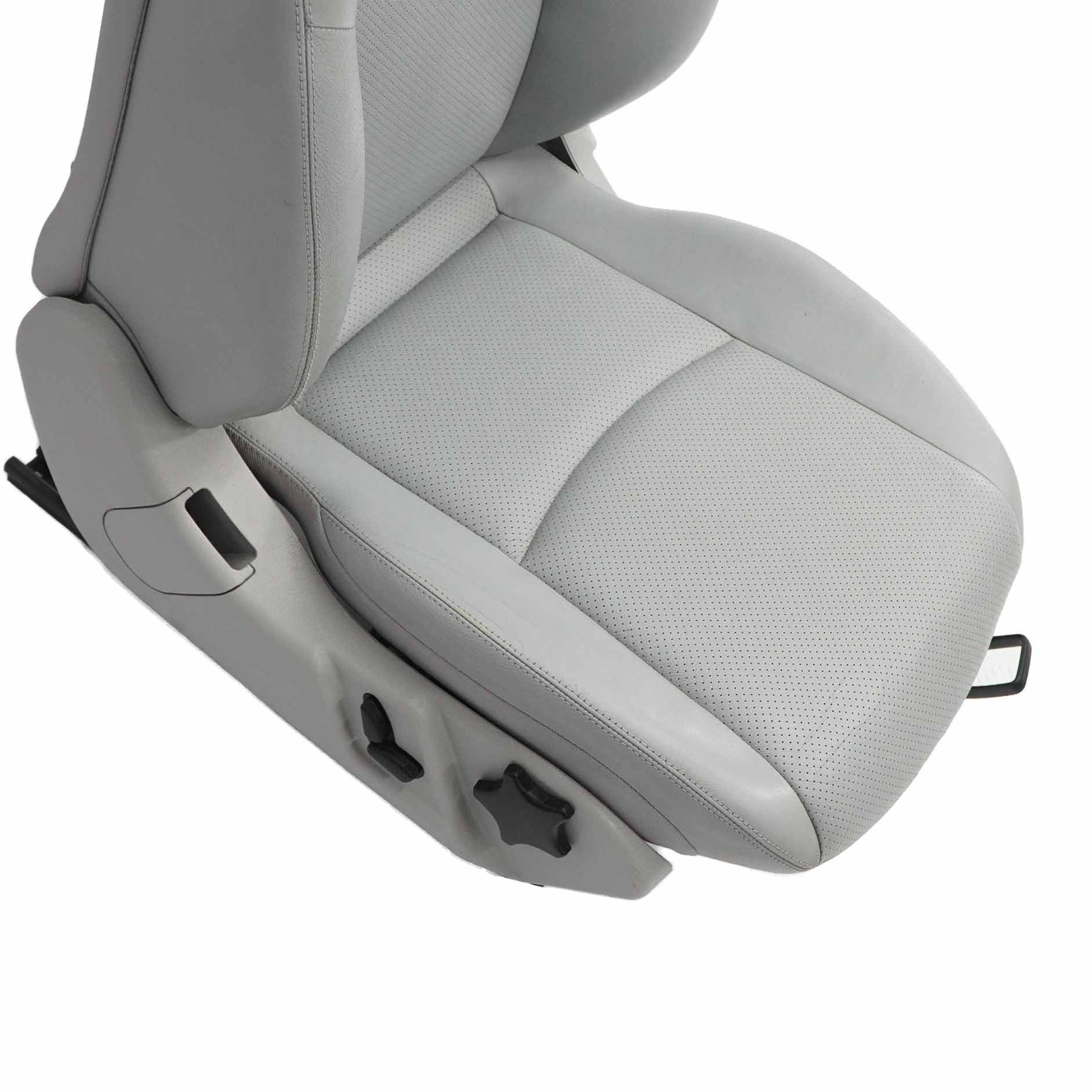 Siège Avant Droit En Cuir Pour Mercedes Classe C W203 – Occasion, état Correct, Origine Allemagne