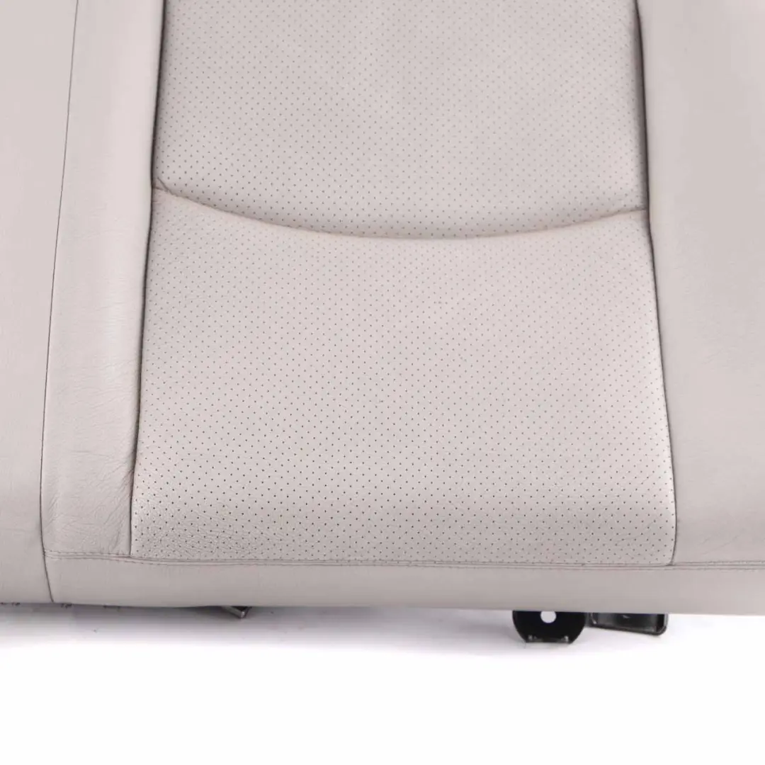 Housse de siège arrière gauche Housse coussin de siège cuir beige pour Mercedes CL203 à propos du numéro de pièce A2039200946 Mercedes CL203 Housse de siège arrière gauche Housse coussin de siège cuir beige - SKU A2039200946 - Numéro de pièce A2039200946