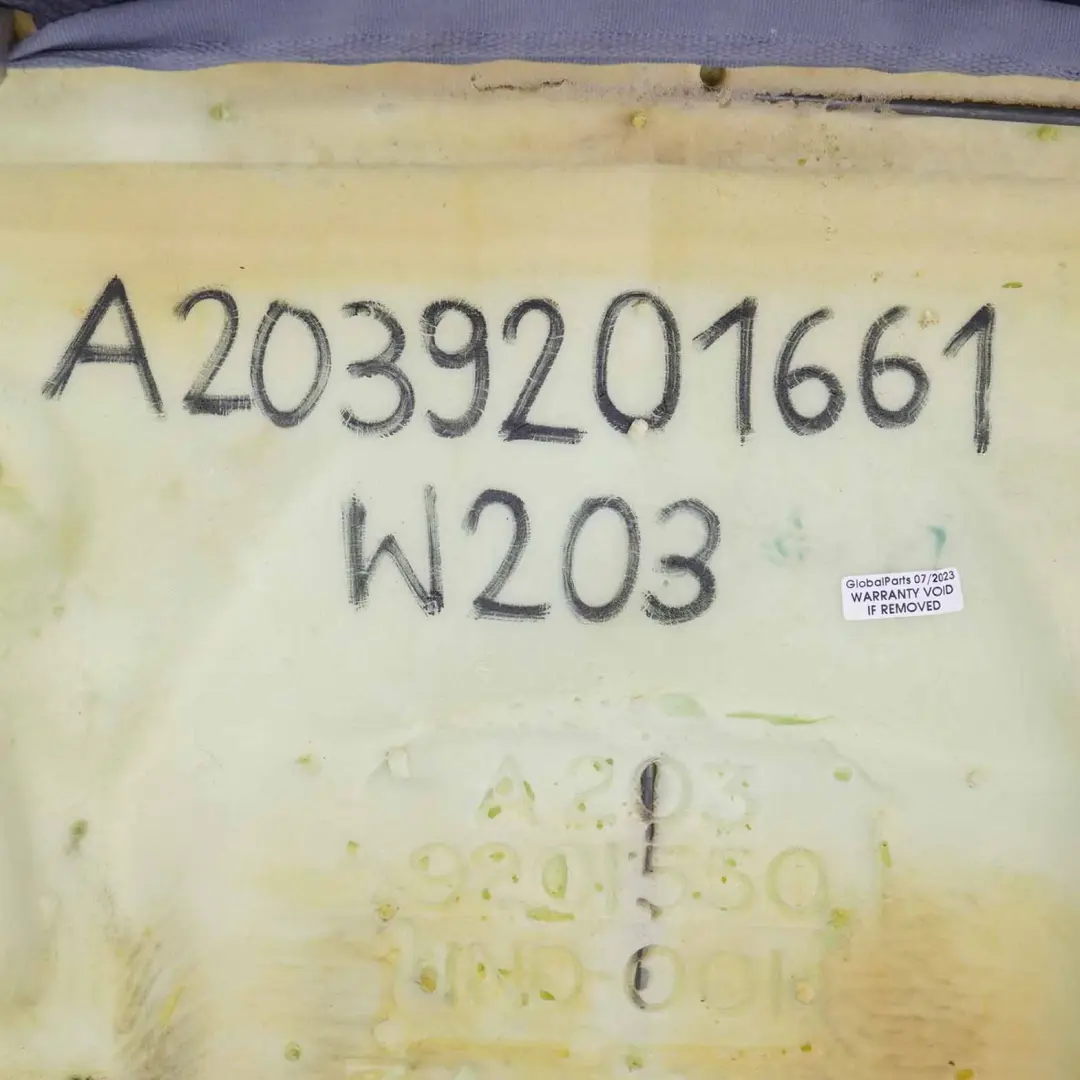 Siedzisko Tylna Kanapa Półskóra do Mercedes W203 o numerze A2039201661 Mercedes W203 Siedzisko Tylna Kanapa Półskóra - SKU A2039201661 - Numer Części A2039201661