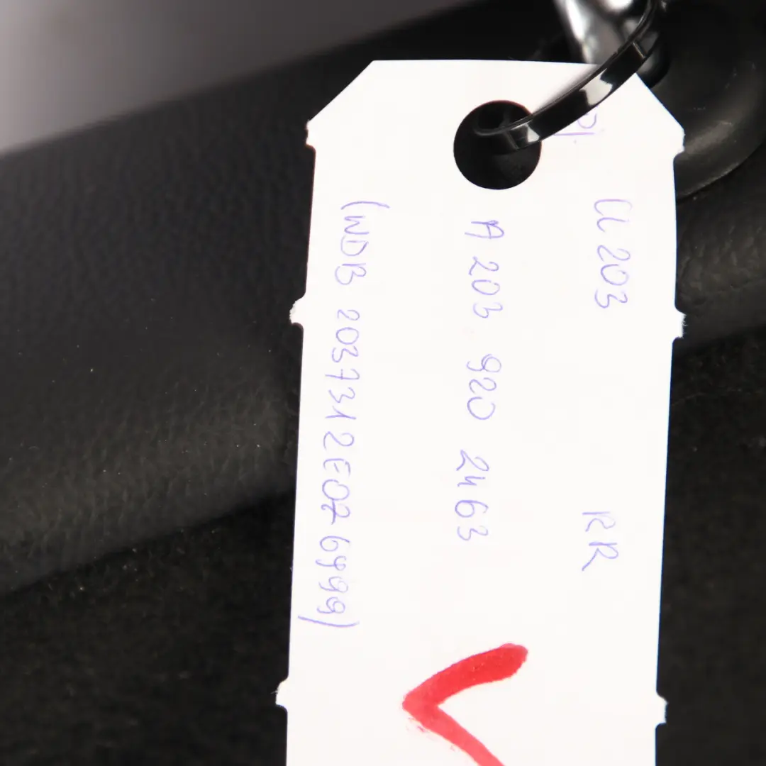 Sitzlehne Bezug Hinten Rechts Kunstleder Schwarz Grau für Mercedes W203 CLC mit Teilenummer A2039202463 Mercedes W203 CLC Sitzlehne Bezug Hinten Rechts Kunstleder Schwarz Grau - SKU A2039202463 - Teilenummer A2039202463