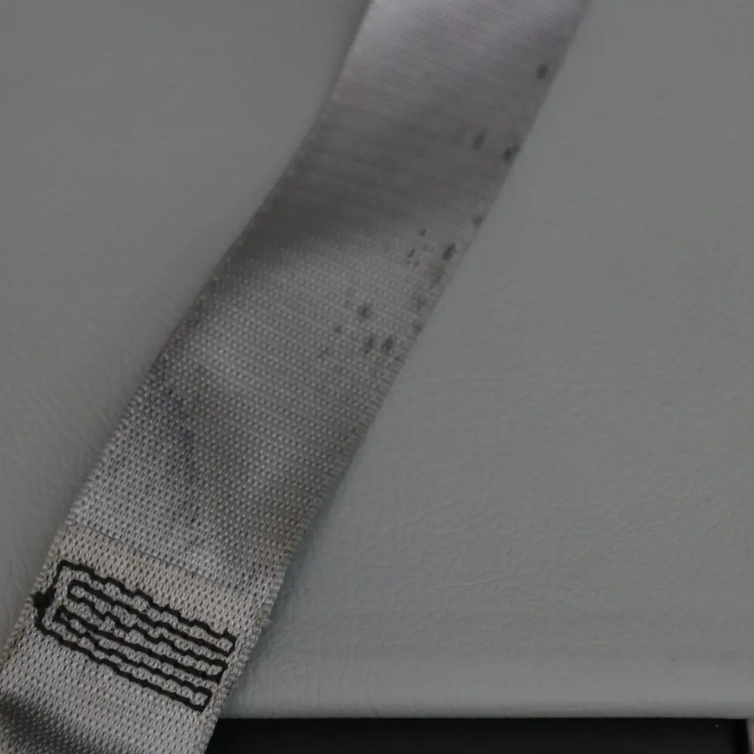 Schienale posteriore in pelle Grigio Orione per Mercedes W203 con numero di parte A2039202747 Mercedes W203 Schienale posteriore in pelle Grigio Orione - SKU A2039202747 - Numero di parte A2039202747