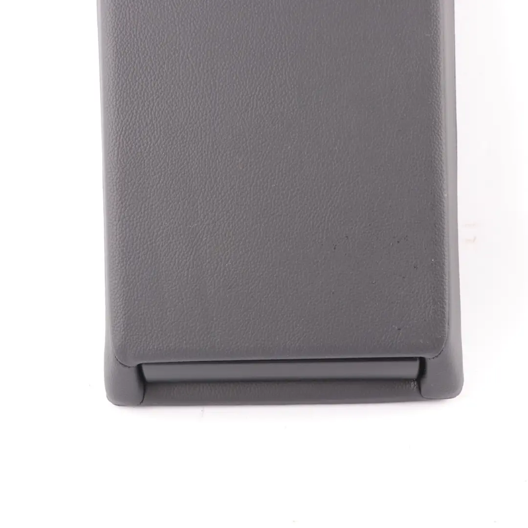 Accoudoir Mercedes W203 Panneau de recouvrement dossier arrière Gris pour à propos du numéro de pièce A2039701730 Accoudoir Mercedes W203 Panneau de recouvrement dossier arrière Gris - SKU A2039701730-1 - Numéro de pièce A2039701730