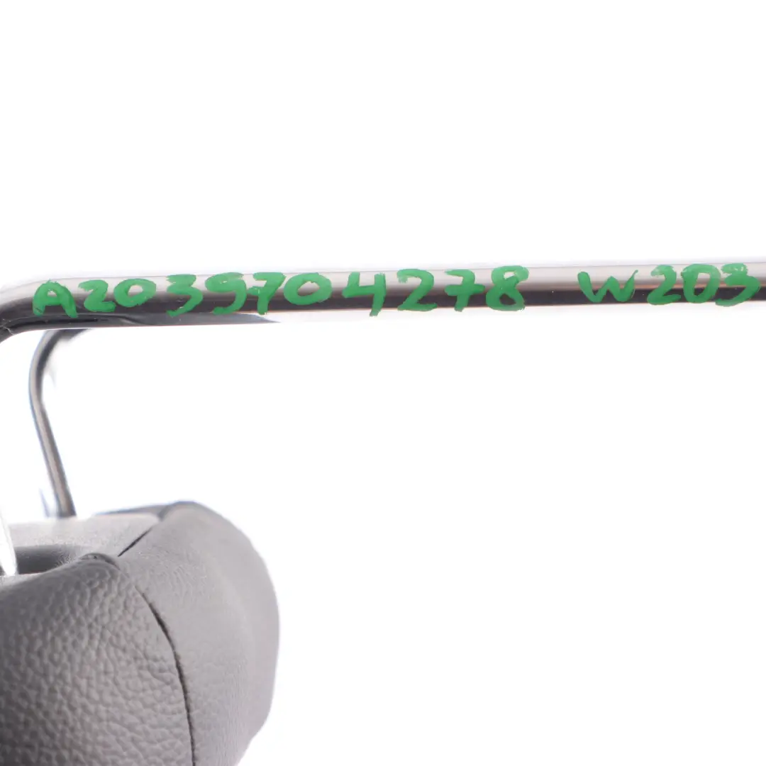 Poggiatesta Posteriore Sinistro Destro Similpelle Nero per Mercedes W203 Berlina con numero di parte A2039704278 Mercedes W203 Berlina Poggiatesta Posteriore Sinistro Destro Similpelle Nero - SKU A2039704278 - Numero di parte A2039704278