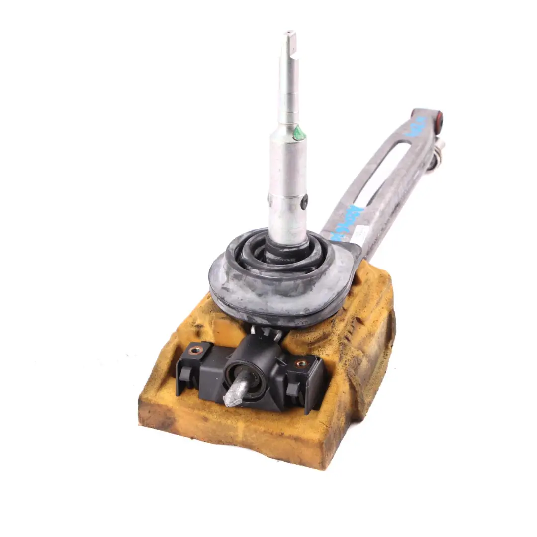 Selector Mercedes W204 Shifting Arm Lever Mechanism Manual to Gear with Part number A2042670124 Gear Selector Mercedes W204 Shifting Arm Lever Mechanism Manual - SKU A2042670124 - Part number A2042670124