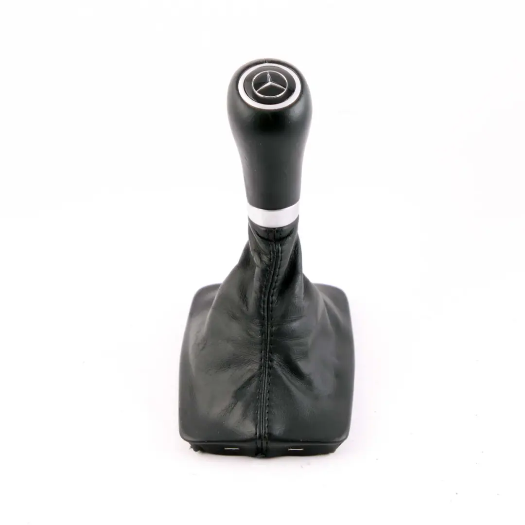 Couvercle Levier Vitesses Boîte Vitesses Automatique pour Mercedes W212 à propos du numéro de pièce A2042672310 Mercedes W212 Couvercle Levier Vitesses Boîte Vitesses Automatique - SKU A2042672310 - Numéro de pièce A2042672310