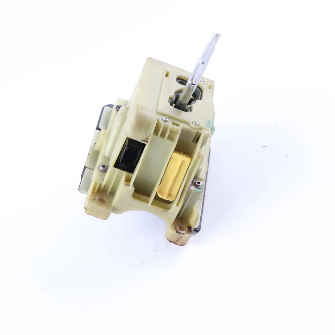 Selector marchas Mercedes W204 S204 Mecanismo cambio automático para con número de pieza A2042677524 Selector marchas Mercedes W204 S204 Mecanismo cambio automático - SKU A2042677524-1 - Número de pieza A2042677524