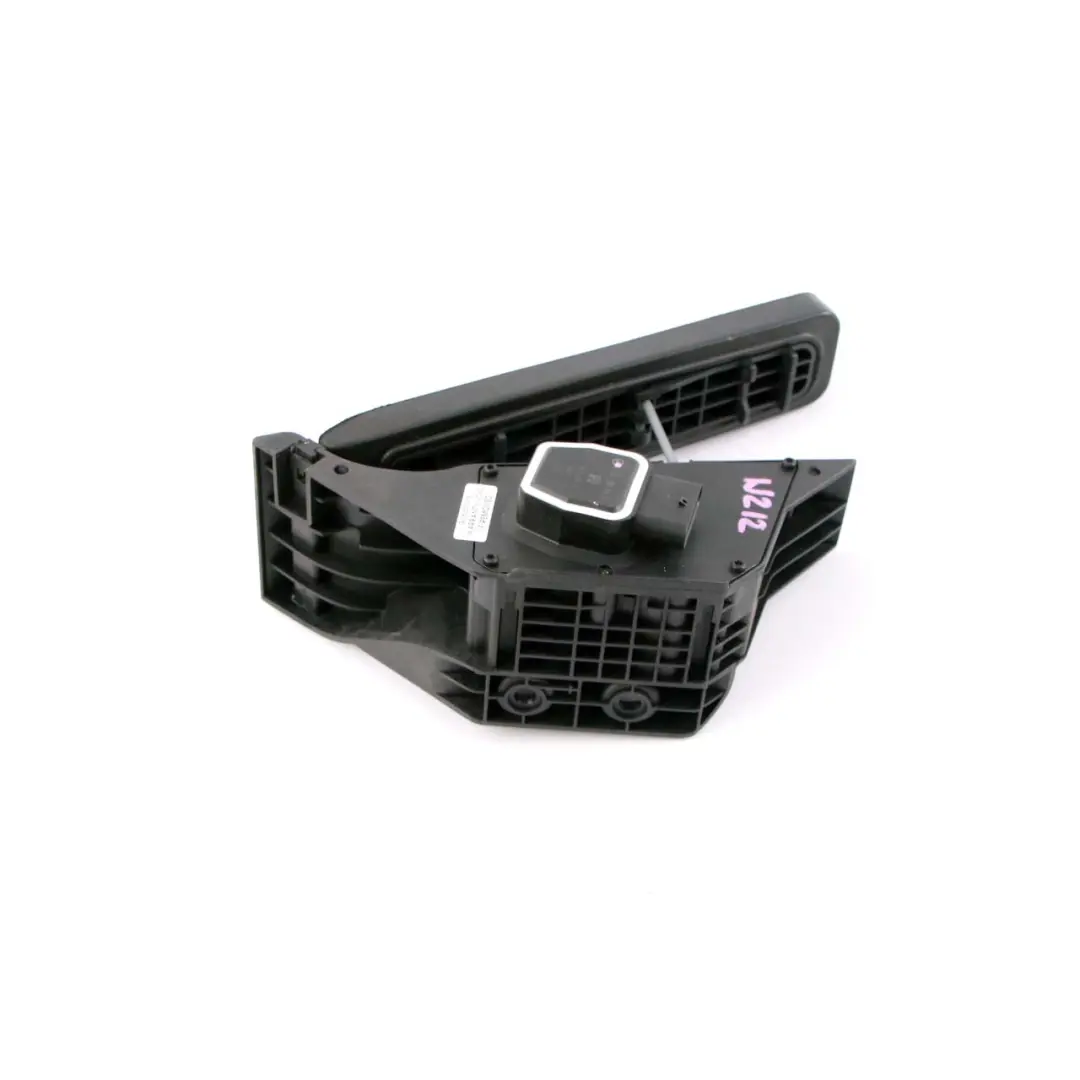 Throttle Pedal Accelerator Unit to Mercedes W204 W212 W222 Gas with Part number A2043000004 Mercedes W204 W212 W222 Gas Throttle Pedal Accelerator Unit - SKU A2043000004 - Part number A2043000004