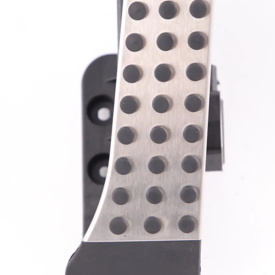 Pédale d'accélérateur Mercedes W204 W207 W212 W222 Pédale d'accélérateur pour à propos du numéro de pièce A2043000200 Pédale d'accélérateur Mercedes W204 W207 W212 W222 Pédale d'accélérateur - SKU A2043000200 - Numéro de pièce A2043000200