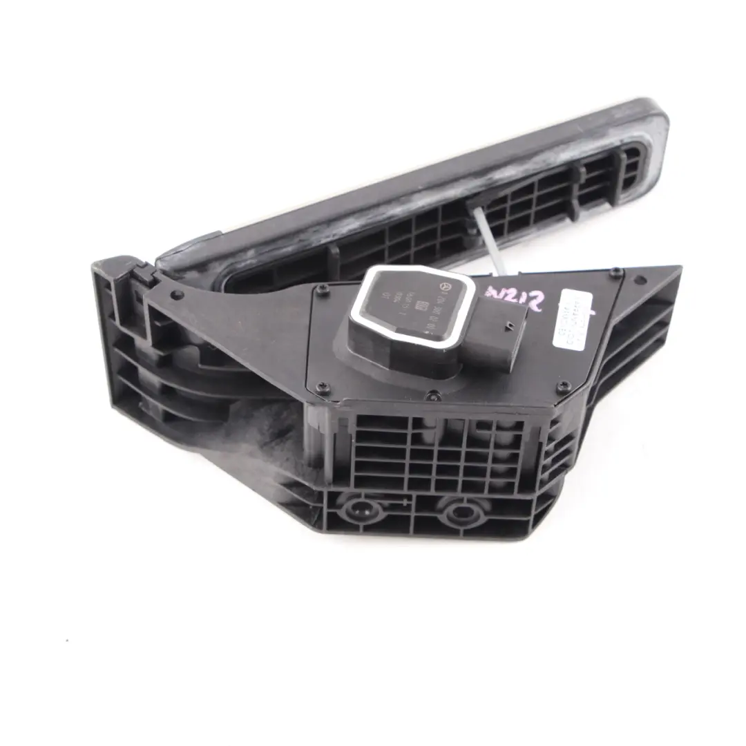  Pedal del acelerador Mercedes W204 W207 W212 W222 Pedal acelerador - SKU A2043000200 - Número de pieza A2043000200