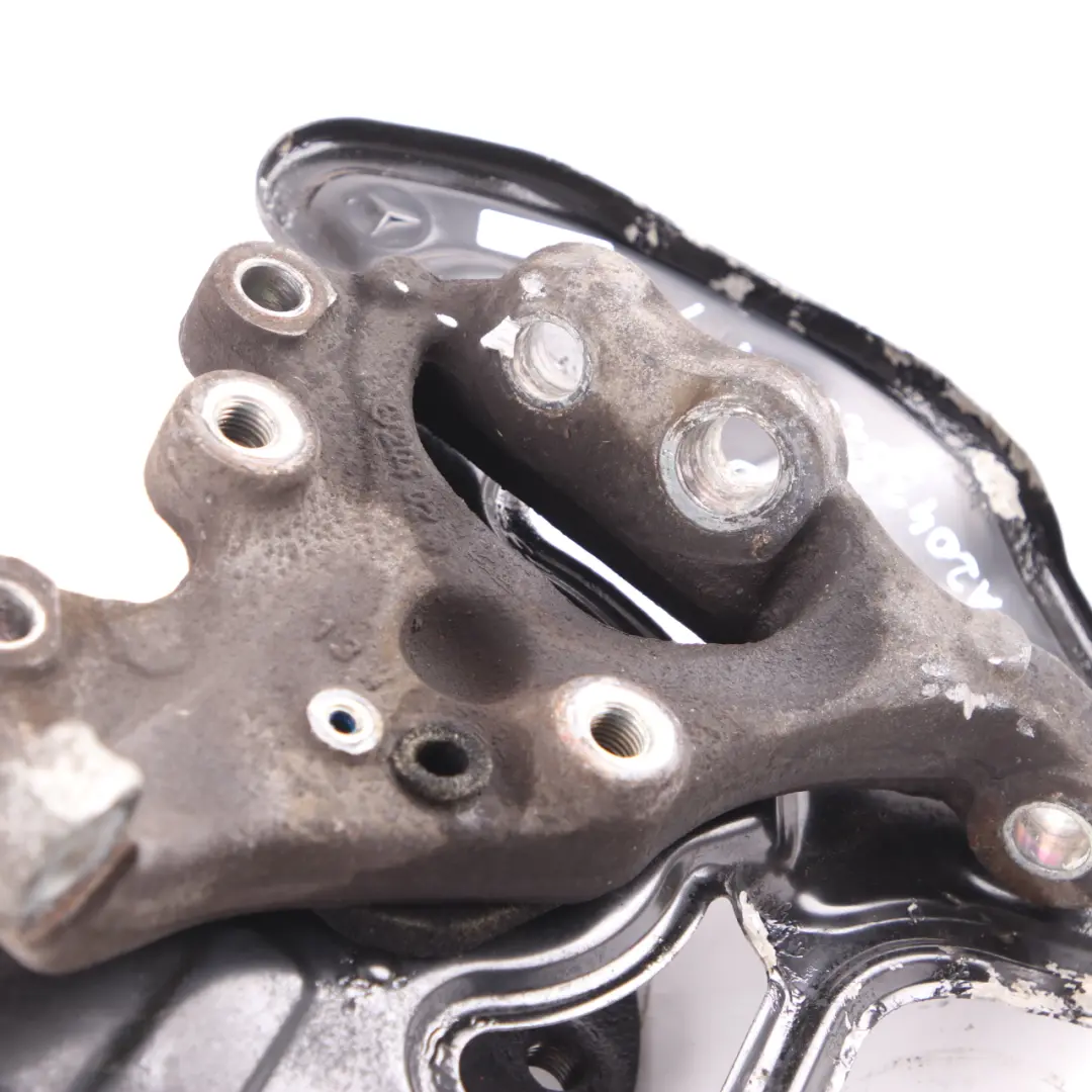 Zwrotnica Tarcza Prawy Przód do Mercedes W204 o numerze A2043320201 Mercedes W204 Zwrotnica Tarcza Prawy Przód - SKU A2043320201-3 - Numer Części A2043320201