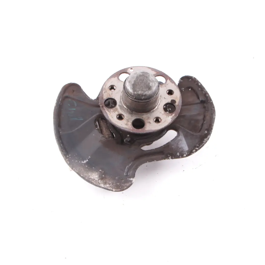 Piasta Koła Przednia Prawa Osłona do Mercedes R171 W203 W209 o numerze A2043320201 Mercedes R171 W203 W209 Piasta Koła Przednia Prawa Osłona - SKU A2043320201-7 - Numer Części A2043320201