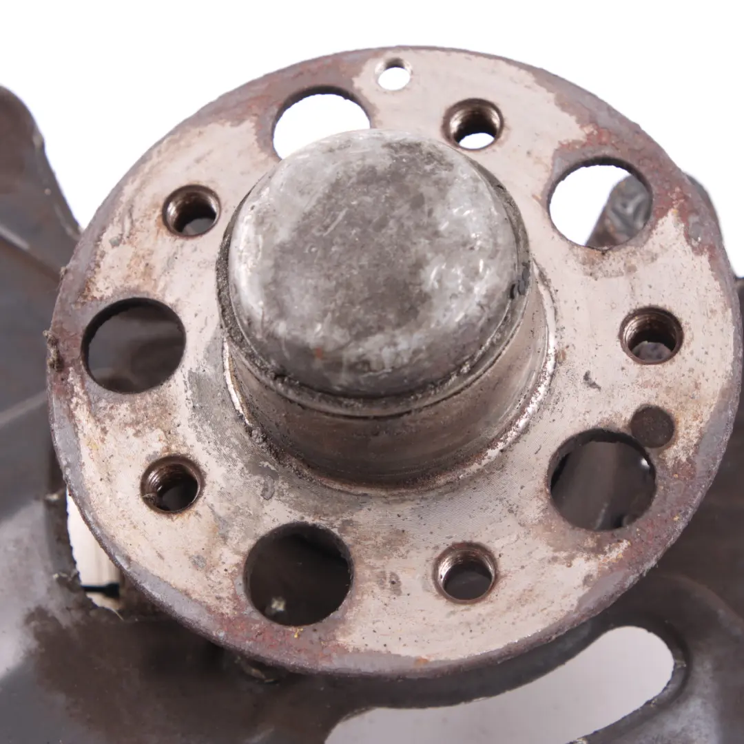 Supporto ruota asse anteriore destro mozzo ruota per Mercedes R171 W203 W209 con numero di parte A2043320201 Mercedes R171 W203 W209 Supporto ruota asse anteriore destro mozzo ruota - SKU A2043320201-7 - Numero di parte A2043320201