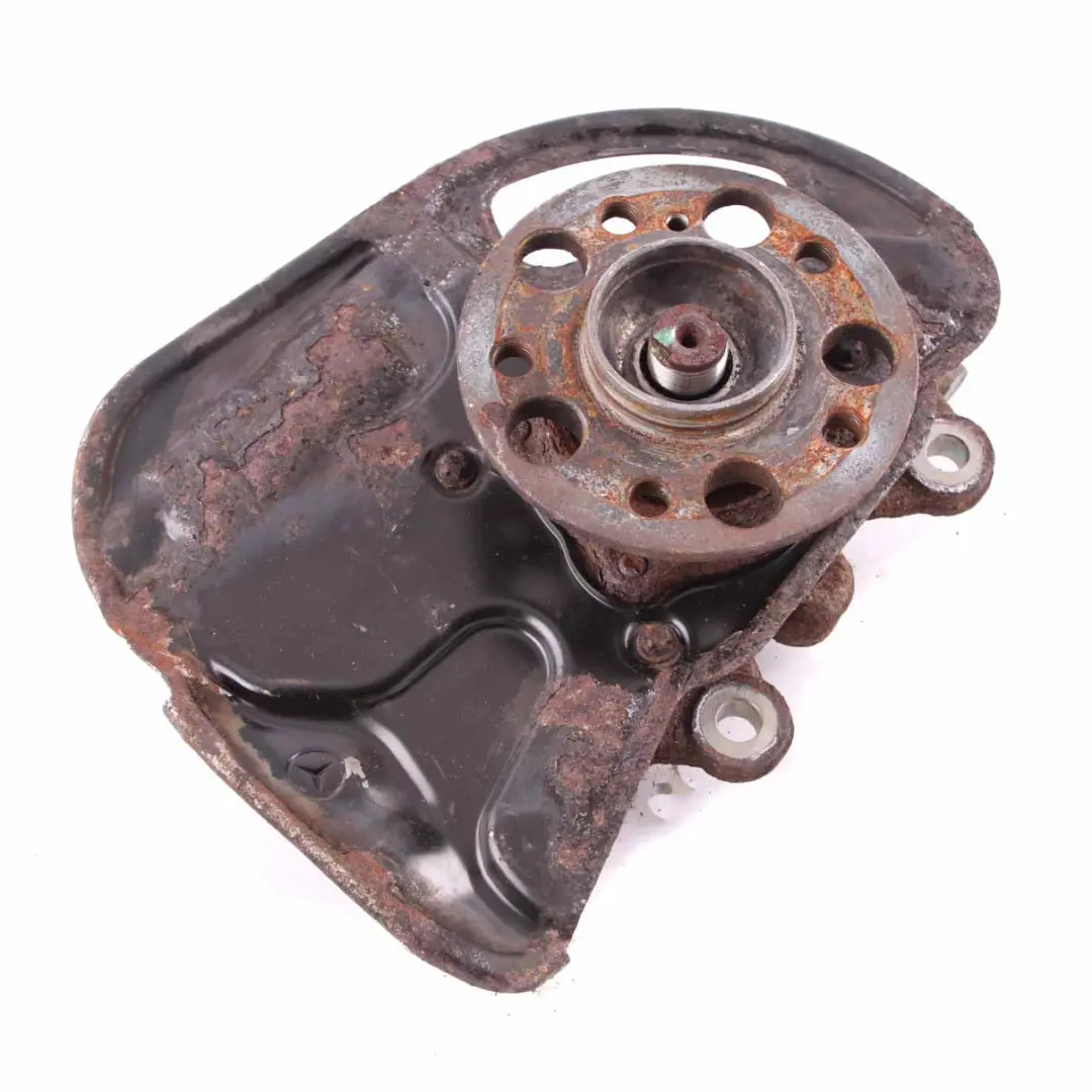 Portarruedas Delantero Mercedes W204 C63 AMG Montaje Cubo Rueda Izquierda para con número de pieza A2043324101 Portarruedas Delantero Mercedes W204 C63 AMG Montaje Cubo Rueda Izquierda - SKU A2043324101 - Número de pieza A2043324101