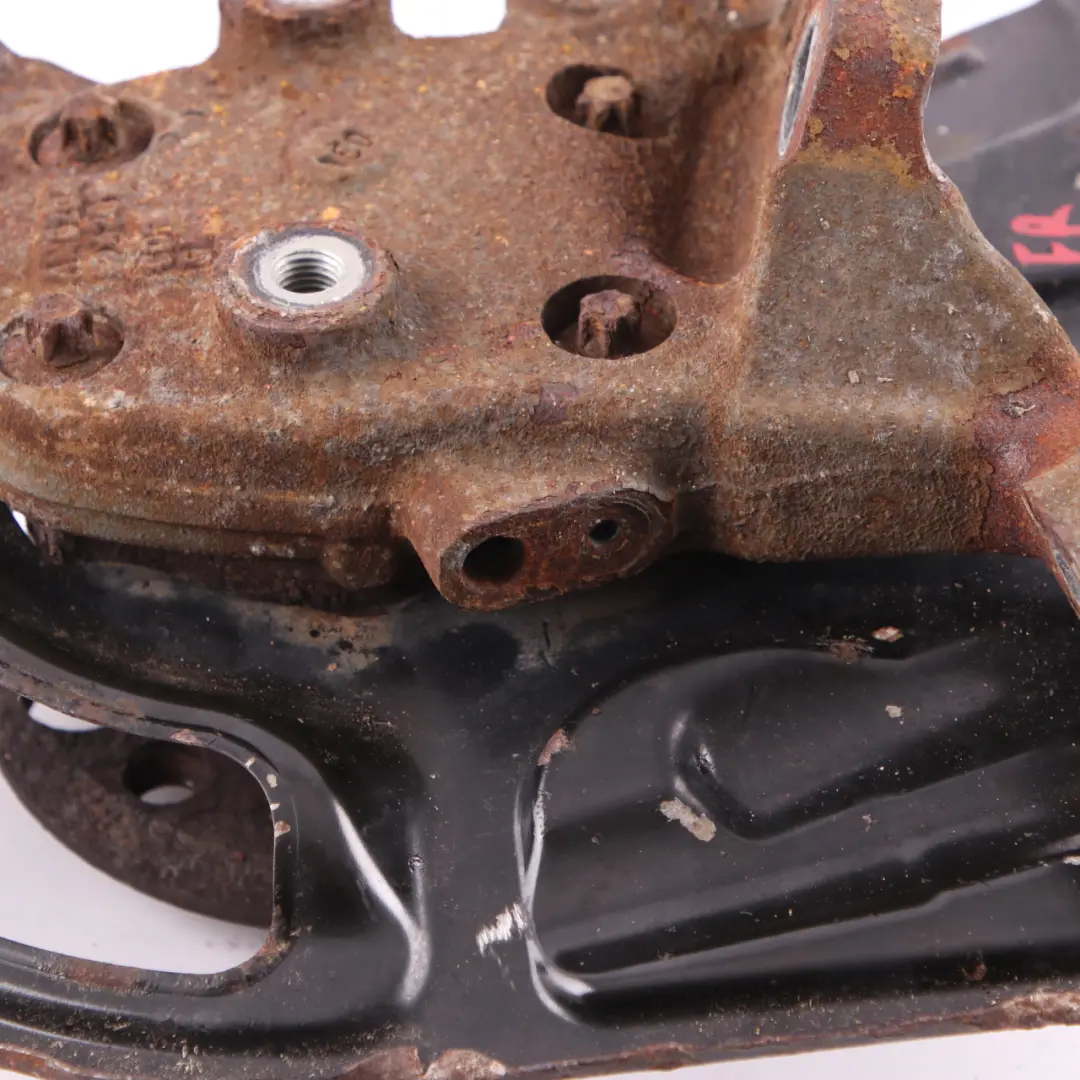Mercedes W204 C63 AMG Porta Ruota Anteriore Destra Sospensione Hub Mount - SKU A2043324201 - Numero di parte A2043324201