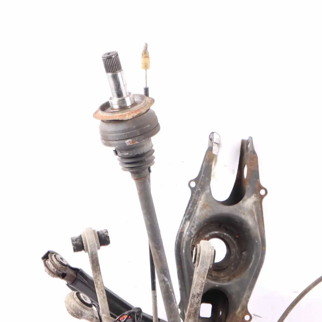 Zawieszenie Zwrotnica Półoś Tył Lewa do Mercedes W204 o numerze A2033503908 Mercedes W204 Zawieszenie Zwrotnica Półoś Tył Lewa - SKU A2043500341-7 - Numer Części A2033503908