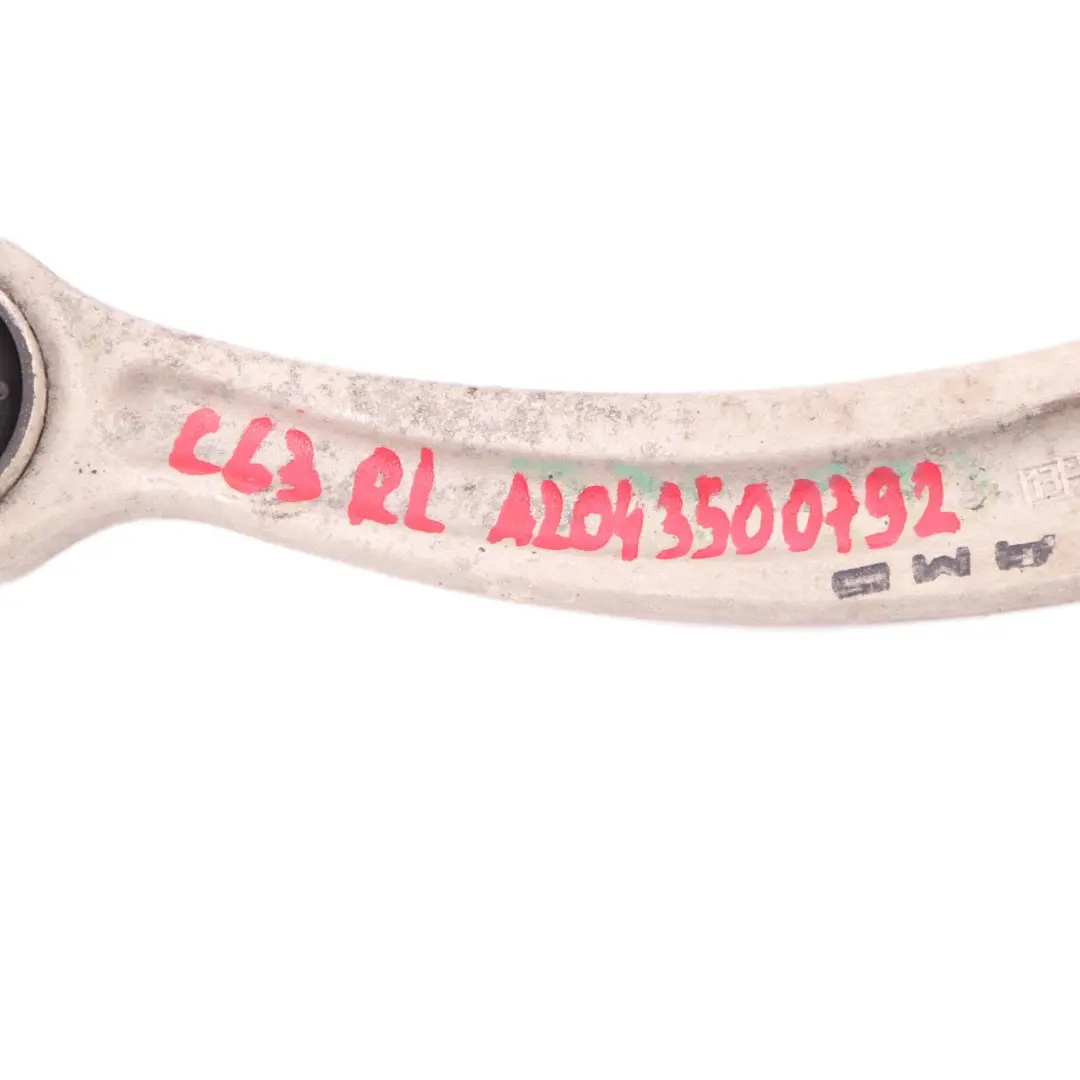 C63 AMG Braccio Controllo Wishbone Izquierda Puntal Superior para Mercedes W204 con número de pieza A2043500792 Mercedes W204 C63 AMG Braccio Controllo Wishbone Izquierda Puntal Superior - SKU A2043500792 - Número de pieza A2043500792