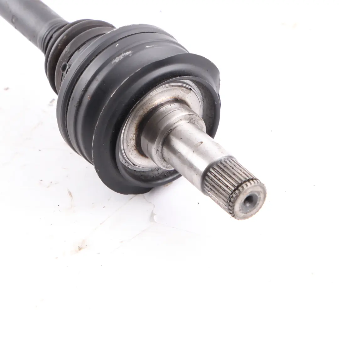 Abtriebswelle C63 AMG hinten links rechts Achswelle für Mercedes W204 mit Teilenummer A2043501610 Mercedes W204 Abtriebswelle C63 AMG hinten links rechts Achswelle - SKU A2043501610 - Teilenummer A2043501610