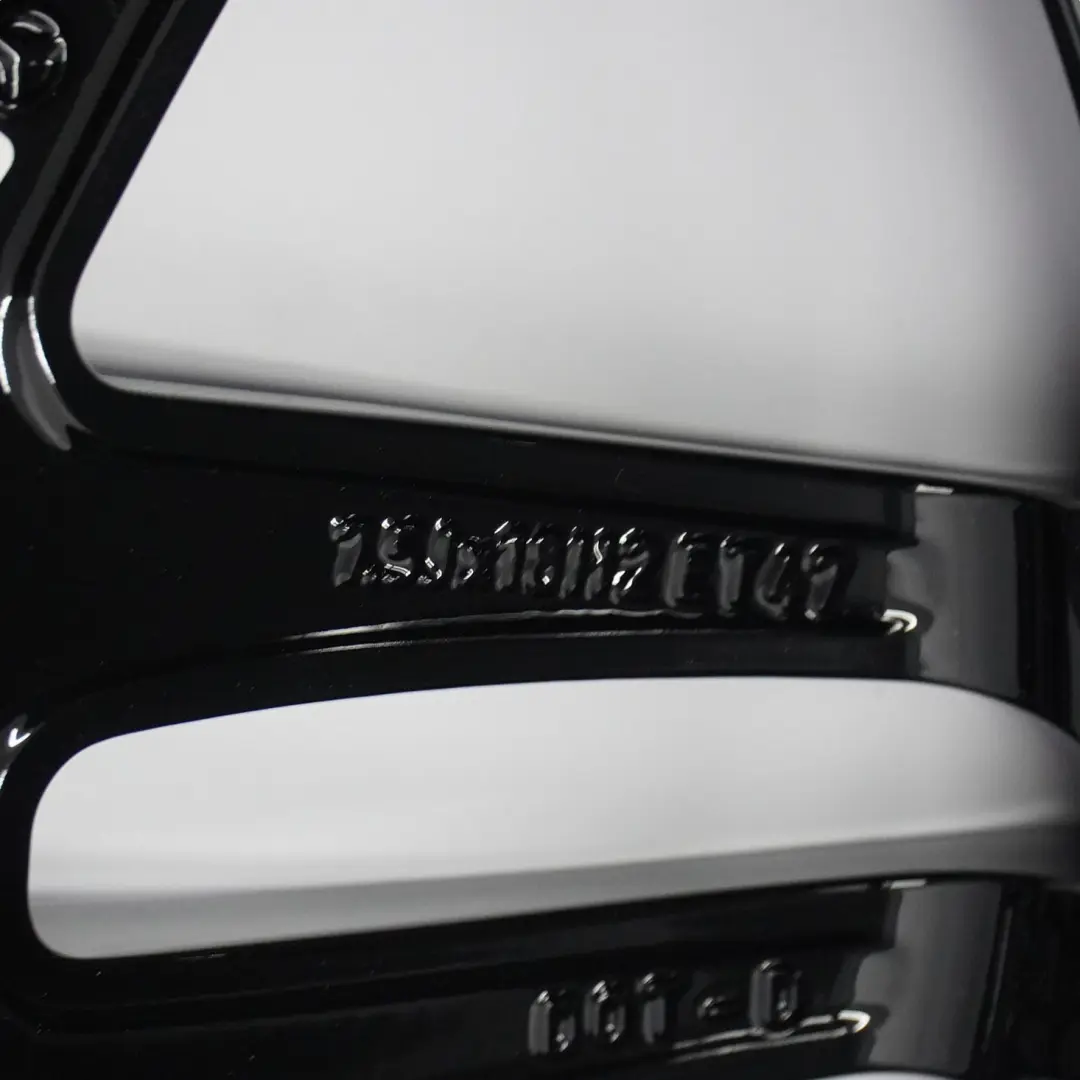 4x AMG Leichtmetallfelge 18" 7,5J/8,5J 7 Doppelspeiche poliert für Mercedes W204 mit Teilenummer A2044010604/A2044010704 Mercedes W204 4x AMG Leichtmetallfelge 18" 7,5J/8,5J 7 Doppelspeiche poliert - SKU A2044010604/A2044010704-SET - Teilenummer A2044010604/A2044010704