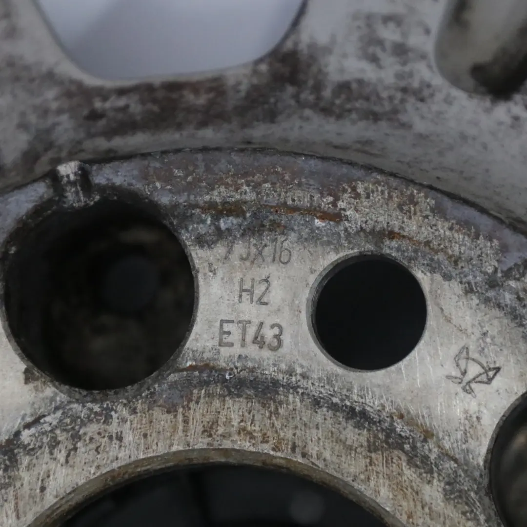 Grigio 7 fori cerchio in lega 16" ET:43 7J per Mercedes W204 con numero di parte A2044011102 Mercedes W204 Grigio 7 fori cerchio in lega 16" ET:43 7J - SKU A2044011102-9 - Numero di parte A2044011102