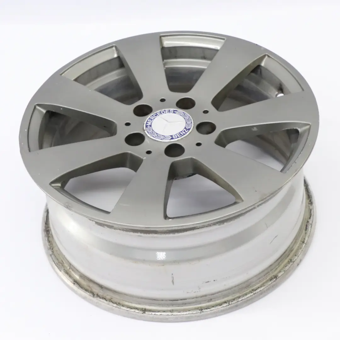 Gris Jante alliage 7 trous 16" ET:43 7J pour Mercedes W204 à propos du numéro de pièce A2044011102 Mercedes W204 Gris Jante alliage 7 trous 16" ET:43 7J - SKU A2044011102-9 - Numéro de pièce A2044011102