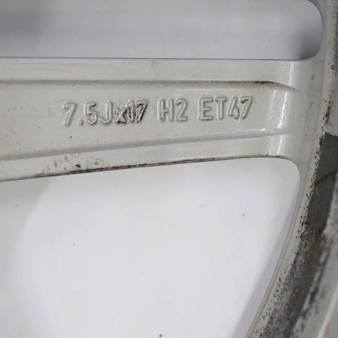 Felga Aluminiowa 17" 7,5J AMG do Mercedes W204 o numerze A2044014502 Mercedes W204 Felga Aluminiowa 17" 7,5J AMG - SKU A2044014502 - Numer Części A2044014502