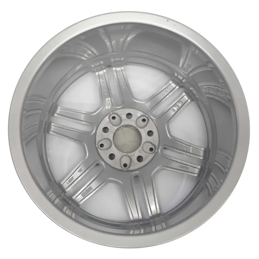 C-Klasse W204 AMG Silber Alufelge Alu Felge 17" ET:58 8,5J für Mercedes mit Teilenummer A2044014602 Mercedes C-Klasse W204 AMG Silber Alufelge Alu Felge 17" ET:58 8,5J - SKU A2044014602 - Teilenummer A2044014602
