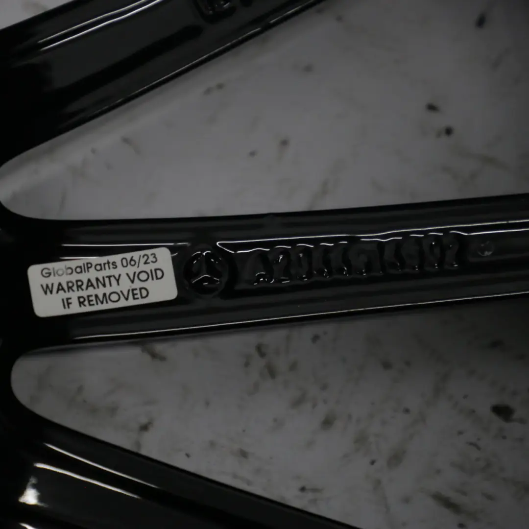 Cerchio ruota Mercedes W204 C63 AMG in lega 17 fori 19" 10J ET:54 per con numero di parte A2044014902 Cerchio ruota Mercedes W204 C63 AMG in lega 17 fori 19" 10J ET:54 - SKU A2044014902-1 - Numero di parte A2044014902