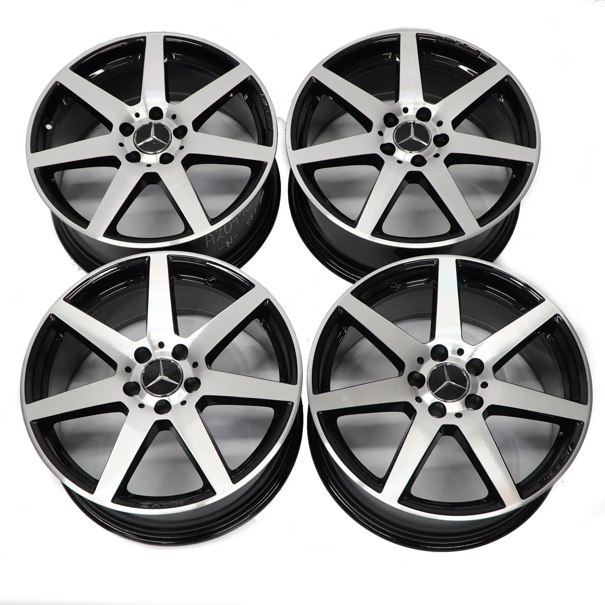Mercedes W204 Set completo 4x cerchi in lega 18" AMG 7 razze