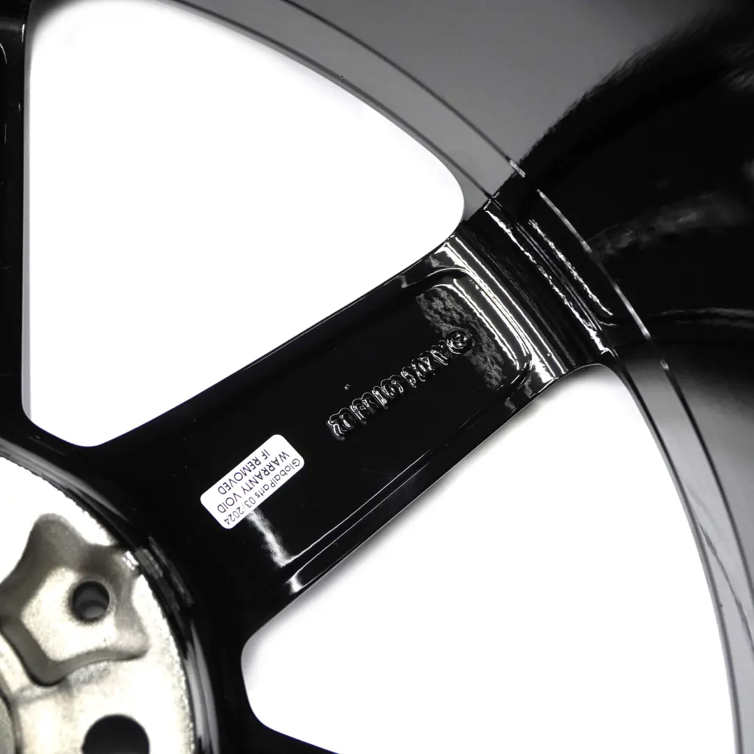 Komplett satz 4x Leicht metall felge 18" AMG 7 Speichen für Mercedes W204 mit Teilenummer A2044019802/A2044019902 Mercedes W204 Komplett satz 4x Leicht metall felge 18" AMG 7 Speichen - SKU A2044019802/A2044019902 - Teilenummer A2044019802/A2044019902