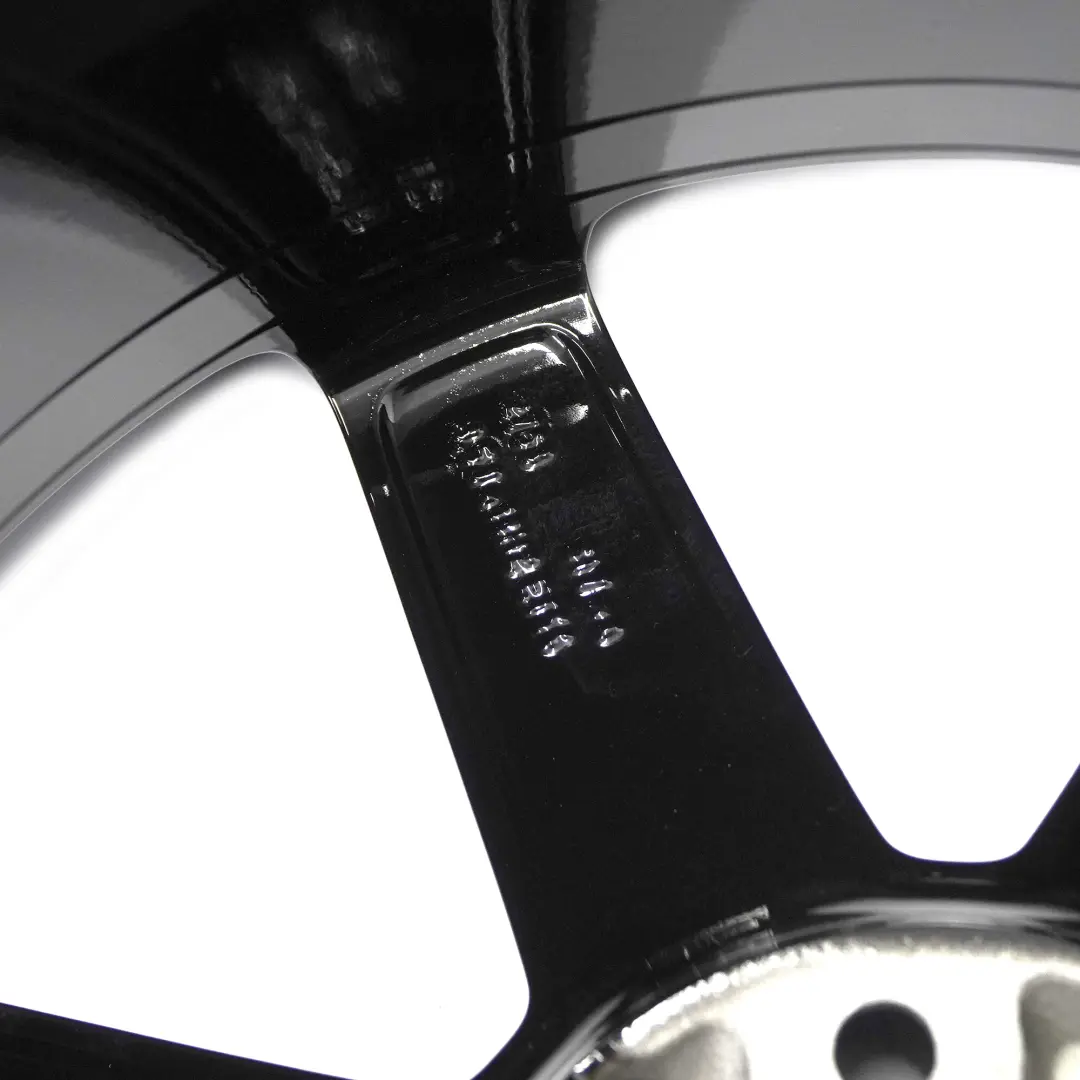 Komplett satz 4x Leicht metall felge 18" AMG 7 Speichen für Mercedes W204 mit Teilenummer A2044019802/A2044019902 Mercedes W204 Komplett satz 4x Leicht metall felge 18" AMG 7 Speichen - SKU A2044019802/A2044019902 - Teilenummer A2044019802/A2044019902