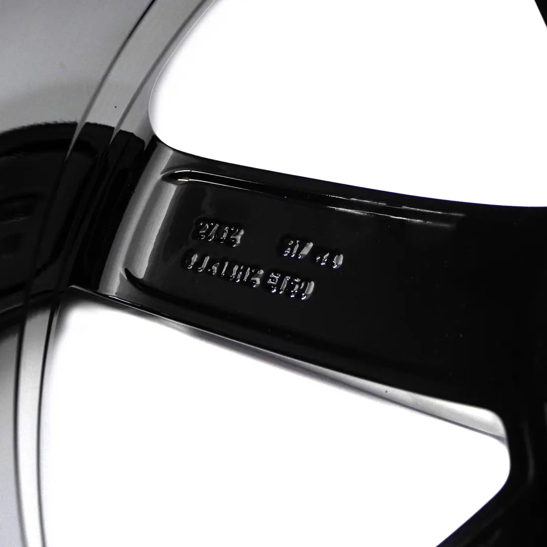 Set completo 4x cerchi in lega 18" AMG 7 razze per Mercedes W204 con numero di parte A2044019802/A2044019902 Mercedes W204 Set completo 4x cerchi in lega 18" AMG 7 razze - SKU A2044019802/A2044019902 - Numero di parte A2044019802/A2044019902