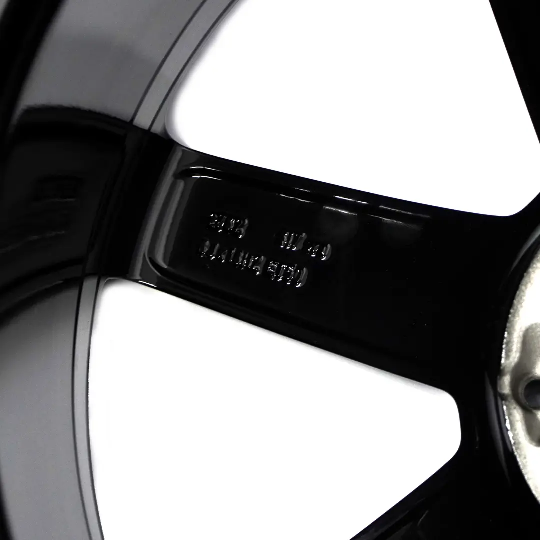 Komplett satz 4x Leicht metall felge 18" AMG 7 Speichen für Mercedes W204 mit Teilenummer A2044019802/A2044019902 Mercedes W204 Komplett satz 4x Leicht metall felge 18" AMG 7 Speichen - SKU A2044019802/A2044019902 - Teilenummer A2044019802/A2044019902