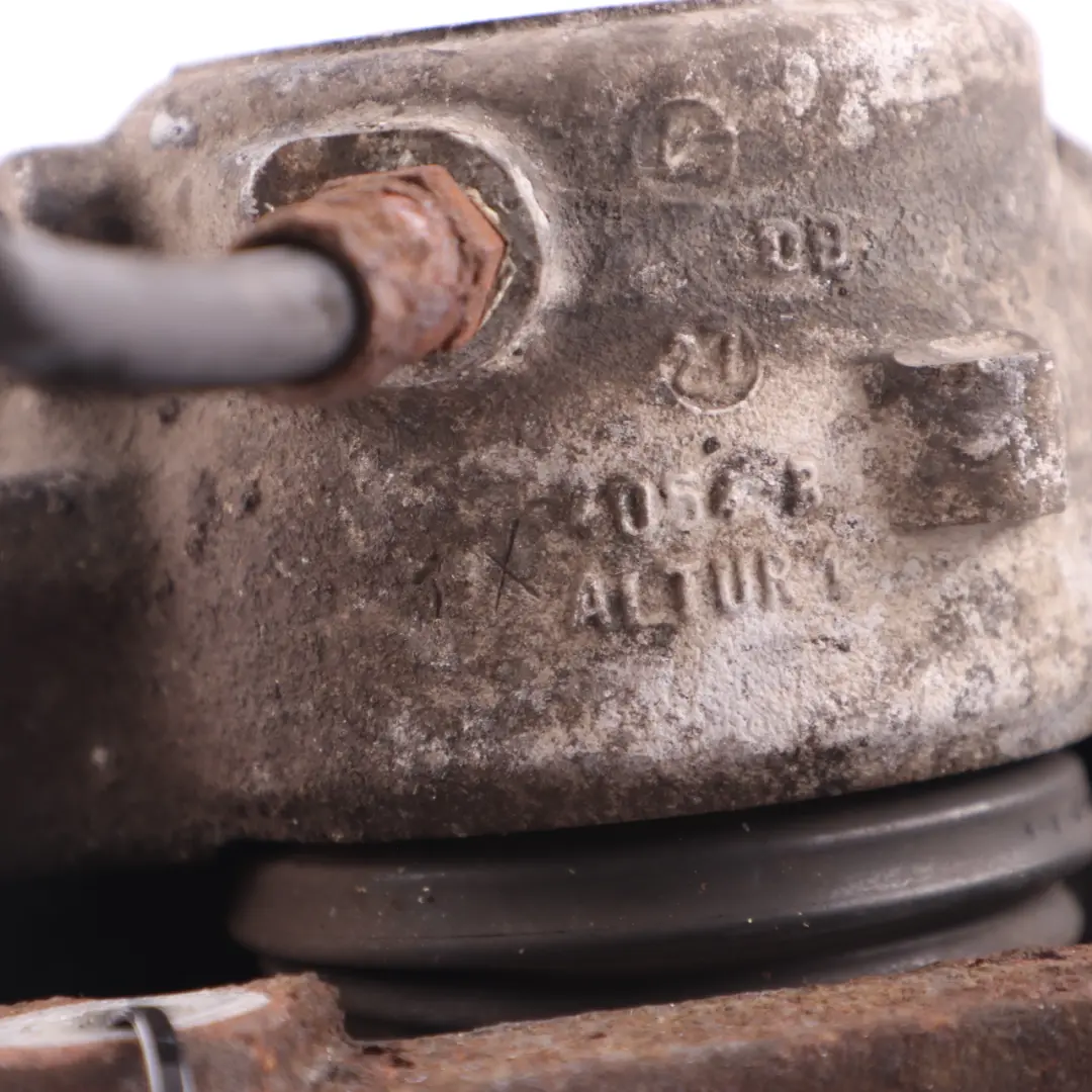 Pinza freno anteriore destra ruota freno TRW 288X25 per Mercedes W204 con numero di parte A2044212281 Mercedes W204 Pinza freno anteriore destra ruota freno TRW 288X25 - SKU A2044212281 - Numero di parte A2044212281