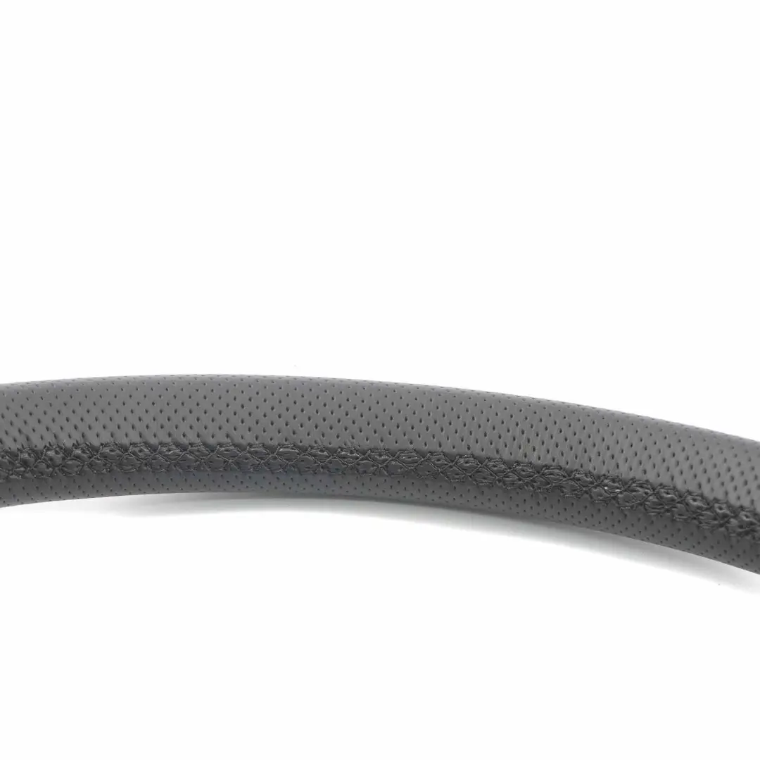 Volant Mercedes W204 NEUF En Cuir Noir Avec Filets Noirs pour à propos du numéro de pièce A2044600303 Volant Mercedes W204 NEUF En Cuir Noir Avec Filets Noirs - SKU A2044600303-1 - Numéro de pièce A2044600303