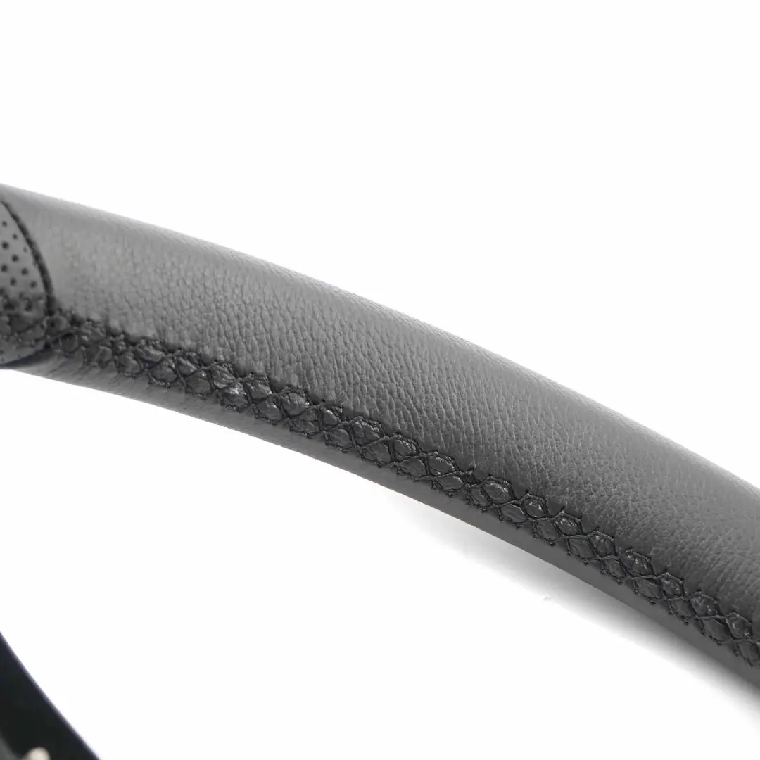 NEU Schwarz Leder Lenkrad Ledenlenkrad mit Schwarz Fäd für Mercedes C-Class W204 mit Teilenummer A2044600303 Mercedes C-Class W204 NEU Schwarz Leder Lenkrad Ledenlenkrad mit Schwarz Fäd - SKU A2044600303-2 - Teilenummer A2044600303