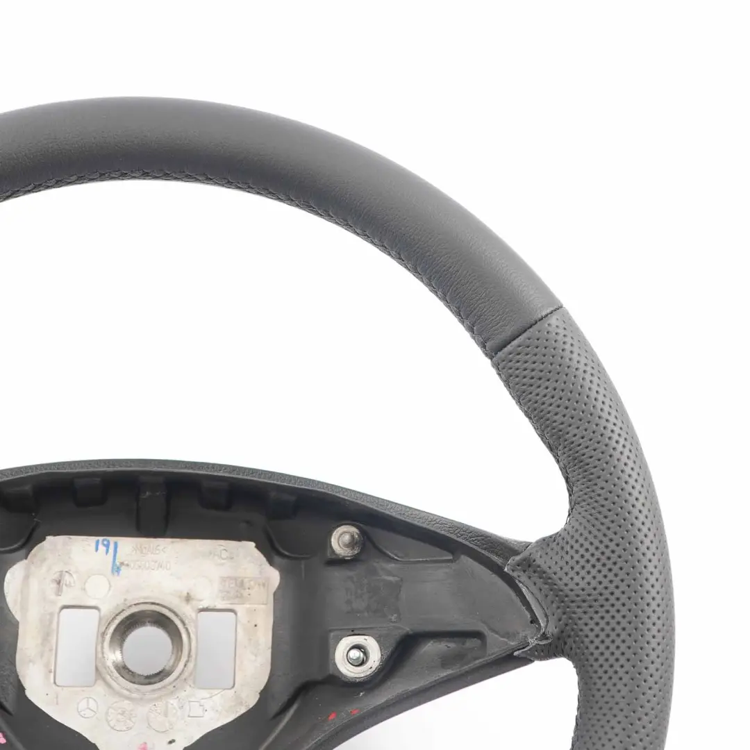 Nuova Pelle Nera Volante con Fili Nere per Mercedes W204 con numero di parte A2044601203 Mercedes W204 Nuova Pelle Nera Volante con Fili Nere - SKU A2044601203-2 - Numero di parte A2044601203