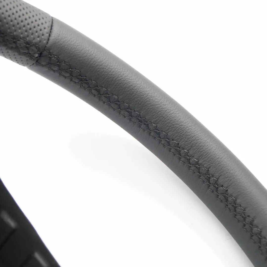 Nuova Pelle Nera Volante con Fili Nere Mercedes W204 - SKU A2044601203-2 - Numero di parte A2044601203